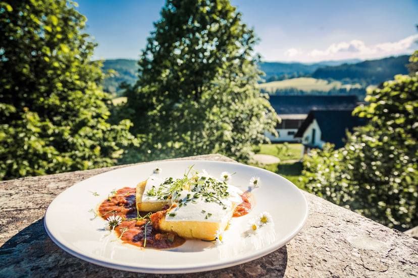 Köstlichkeiten im Bio-Hotel - Alpengasthof Koralpenblick | © Lupi Spuma